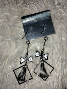 Black Metal Bow Earrings