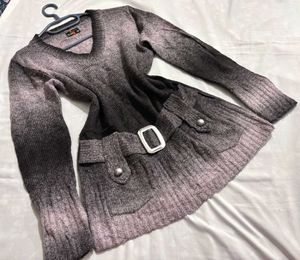 🎉Buy1 Get1 Free🎉Ombre V-Neck Sweater S