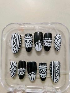 Black & White Abstract Press-On Nails
