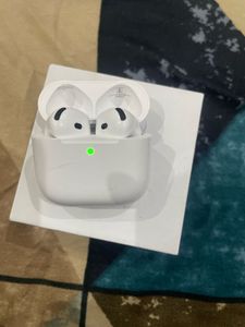 Apple AirPods 4 ANC