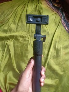 Phone holding Tripod