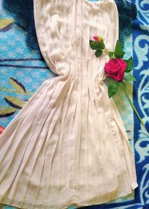 Cream Pleated Dress with Lace Detail ❤️
