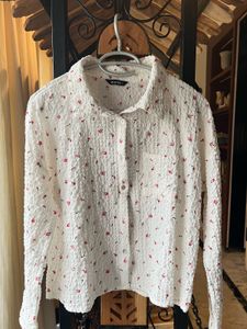 Chic White Floral Textured Shirt