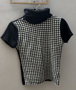 Houndstooth Print Turtleneck Top