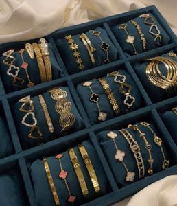 CHIC GOLD TONE BRACELET