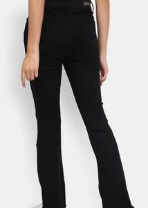 Chic Black Flared Jeans