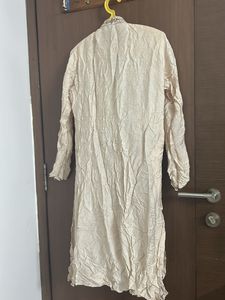 Beautiful Kurta Size L, With Neck Design