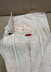 Elegant White Chikankari Kurta