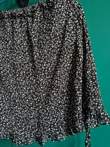 Chic Floral Print Off-Shoulder Top