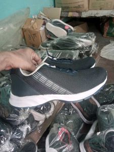 NEW NO USED SPORTS SHOES FOR MEN.