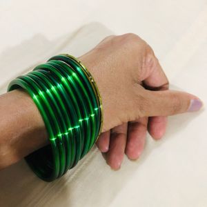 🌈 Set of 9 Green Glass Bangles 🌈