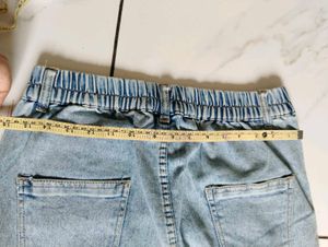 Light Wash Pleated Baggy Jeans