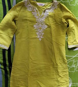 BIBA EMBROIDED SHORT KURTI