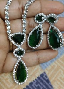 Stunning Emerald and Diamond Jewelry Set