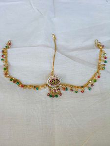 Elegant Kundan Maang Tikka