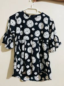 Stylish Black &amp; White Top