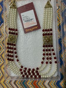 Brand new Elegant Pearl and Red Stone Necklace Set