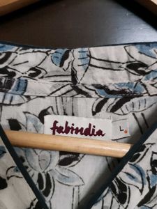 Fabindia Off-white Floral Cotton Straight Kurta