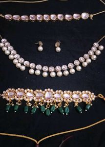 Elegant Kundan &amp; Pearl Jewellery Set