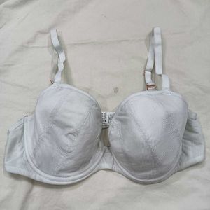 White🥰 36E Textured Bra
