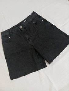 Black Knee-Length Denim Shorts