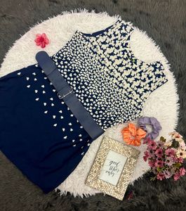 Chic Navy Floral Sleeveless Dress with Belt