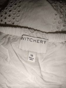 Chic White Eyelet Blouse Large -XL SIZE