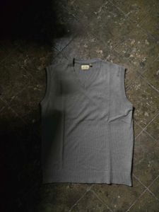 Men's V-Neck Sleeveless Sweater