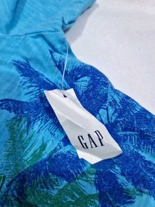 Gap blue T-Shirt with Palm Tree Graphic