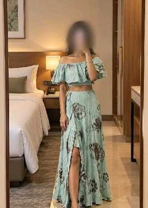 Beautiful Off-Shoulder Floral Print Maxi Dress