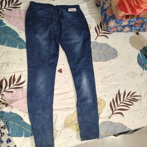 Stylish Blue Wash Jeans for Women