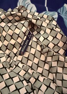 Branded women top