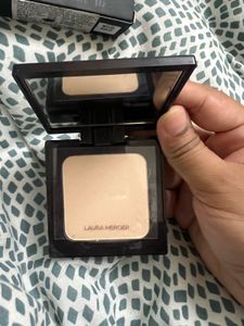 Laura Mercier Powder- Translucent