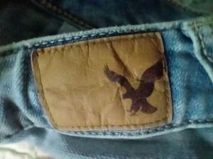 Amarican Eagle- Destressed Ribbed Blue Jeans