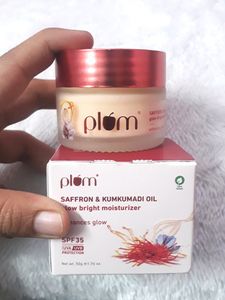 Plum Saffron & Kumkumadi Oil Daily Glow Bright Moi