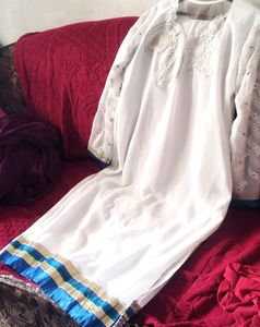 Elegant White &amp; Blue Embroidered Salwar Kameez