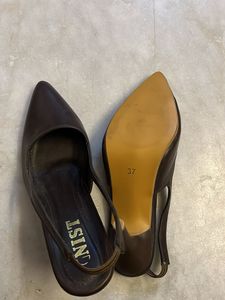 Chic Brown Slingback Heels