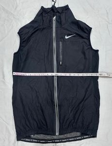 Nike Black Sleeveless Windbreaker Vest | Running &amp;