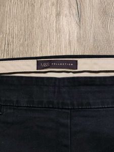 Ma5818 M&amp;S Comfortable Navy Capris waist 34 inches