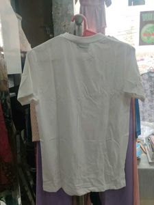 H&amp;M White T-Shirt