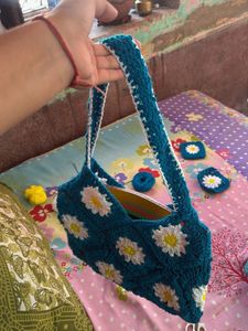 Crocheted Teal Daisy Handbag