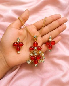 Stunning Red Stone Pendant &amp; Earring Set