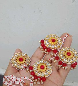 Gorgeous Kundan Jewellery Set