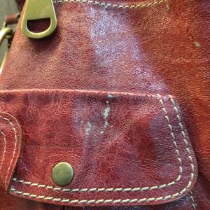 Chic Red Leather Shoulder Bag with Gold Chain💥