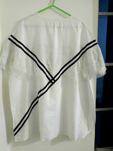 Stylish White GUCCI Tee