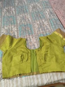 Beautiful Green Saree with Floral Print