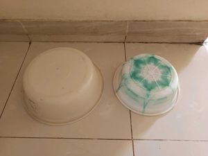 Set of 2 Plastic Basins