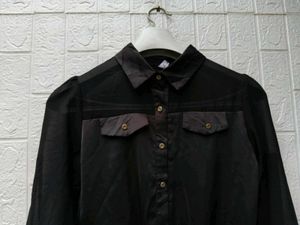 New with tag Chic Black Tie-Front Blouse