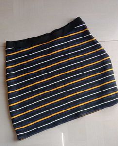 H &amp; M Black And Yellow Stripe Skirt