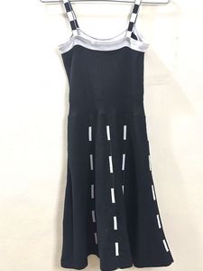 Chic Black &amp; White Thigh Length Dress